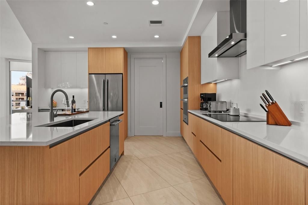 For Sale: $2,099,000 (2 beds, 3 baths, 2185 Square Feet)