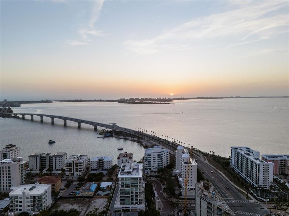 For Sale: $2,099,000 (2 beds, 3 baths, 2185 Square Feet)