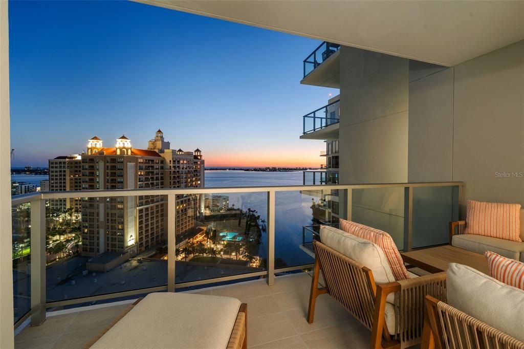 For Sale: $2,099,000 (2 beds, 3 baths, 2185 Square Feet)