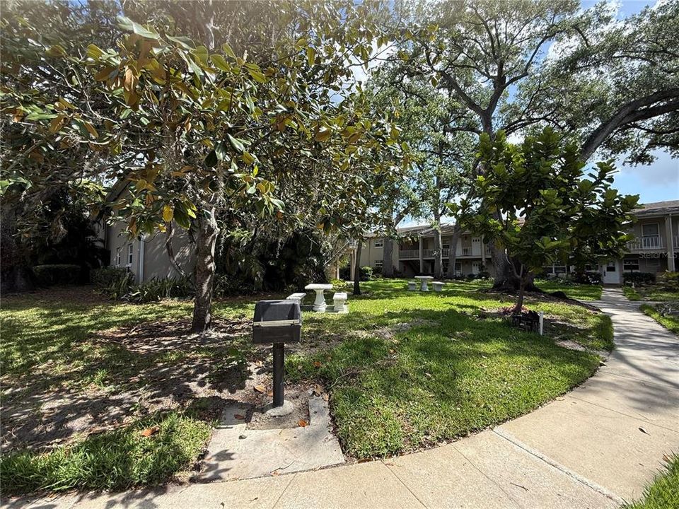 待售: $195,000 (2 贝兹, 2 浴室, 956 平方英尺)