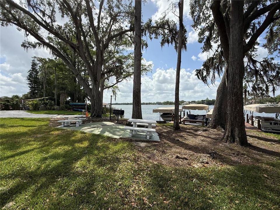 待售: $195,000 (2 贝兹, 2 浴室, 956 平方英尺)