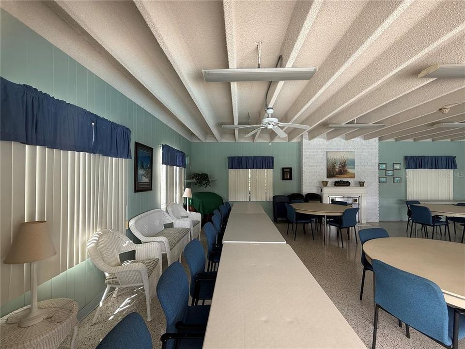 待售: $195,000 (2 贝兹, 2 浴室, 956 平方英尺)