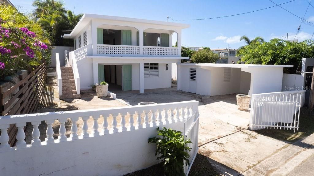 En Venta: $350,000 (4 camas, 2 baños, 2200 Pies cuadrados)