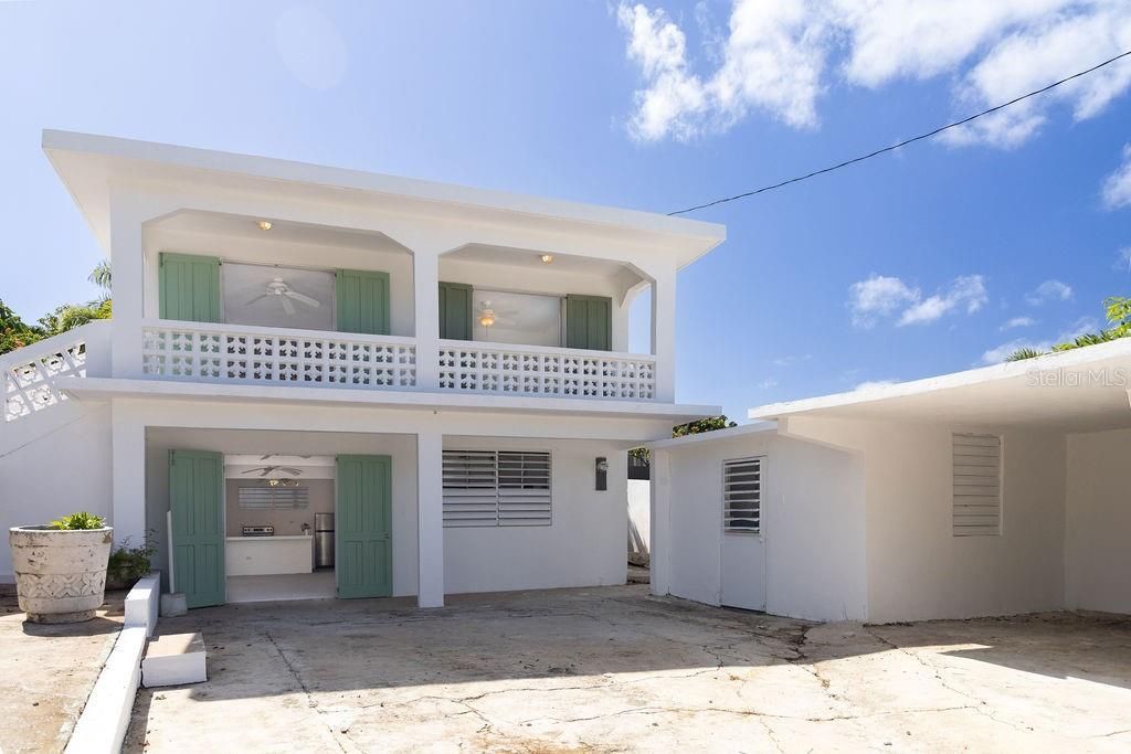 En Venta: $350,000 (4 camas, 2 baños, 2200 Pies cuadrados)