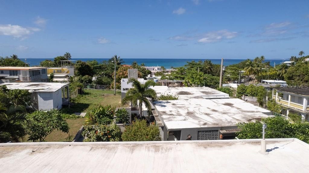 En Venta: $350,000 (4 camas, 2 baños, 2200 Pies cuadrados)