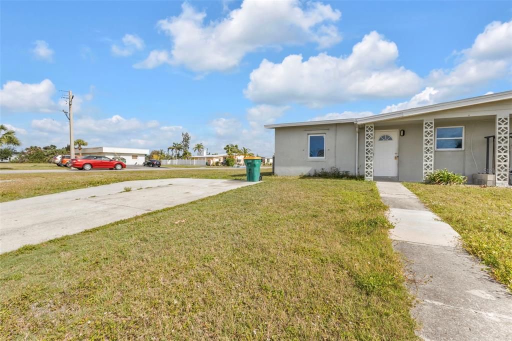 待售: $299,000 (5 贝兹, 0 浴室, 1959 平方英尺)