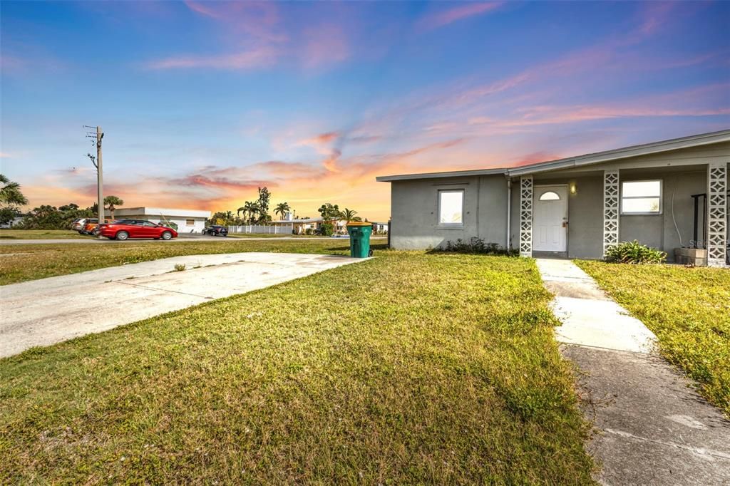 待售: $299,000 (5 贝兹, 0 浴室, 1959 平方英尺)