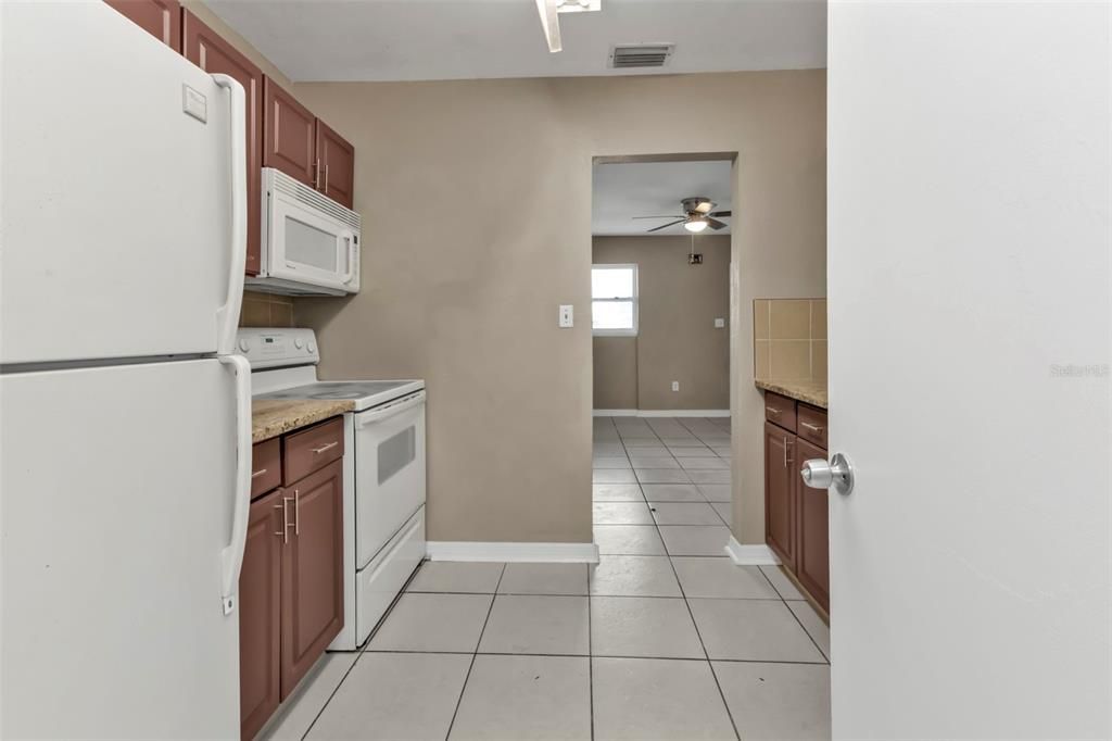 待售: $299,000 (5 贝兹, 0 浴室, 1959 平方英尺)