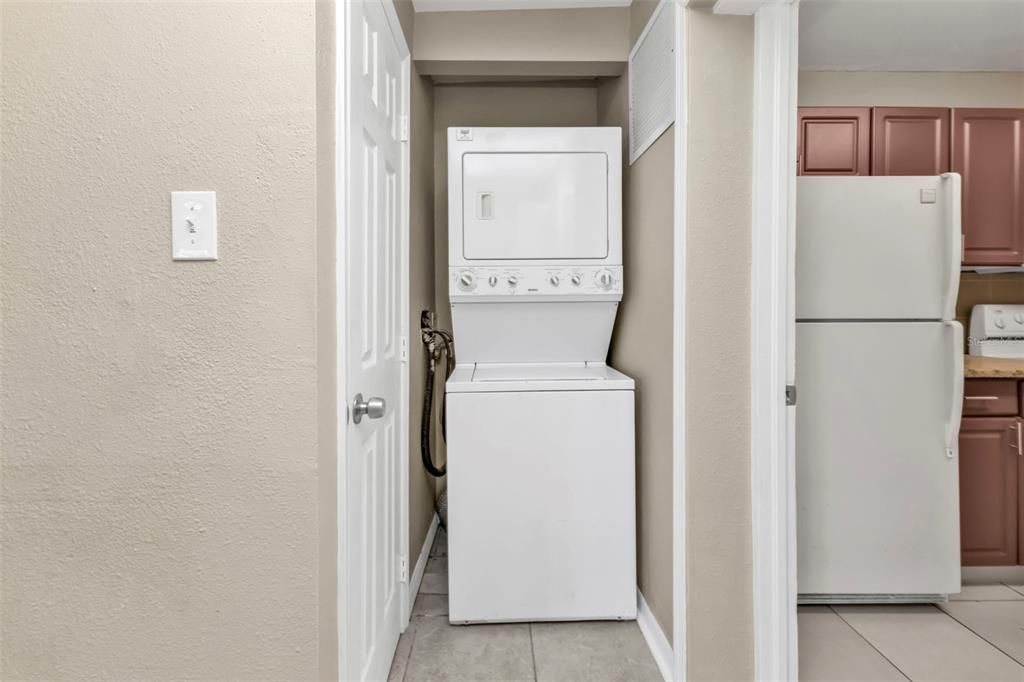 待售: $299,000 (5 贝兹, 0 浴室, 1959 平方英尺)