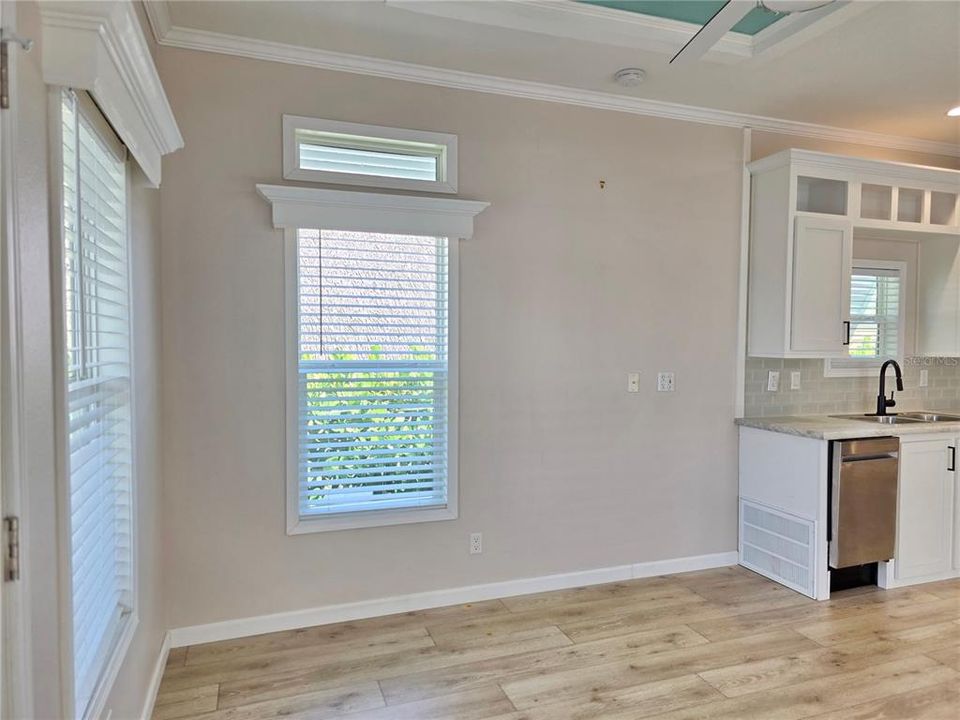 待售: $345,000 (1 贝兹, 1 浴室, 515 平方英尺)