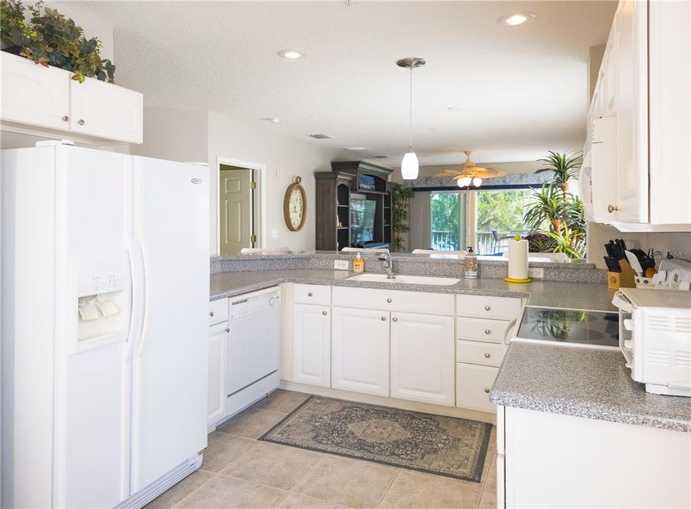 For Sale: $480,000 (3 beds, 2 baths, 1712 Square Feet)