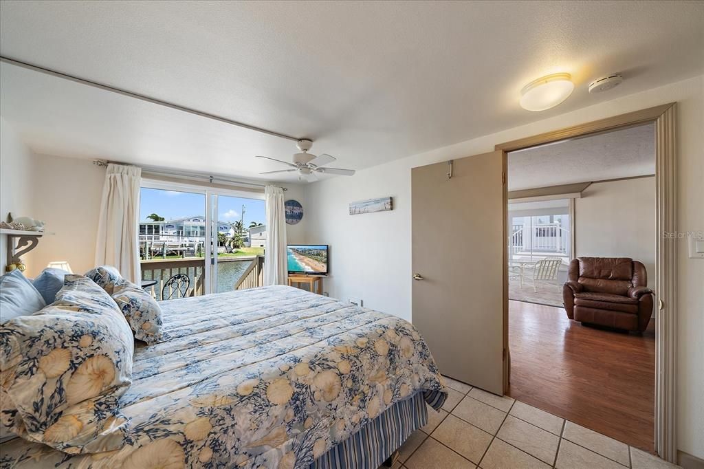 For Sale: $240,000 (2 beds, 2 baths, 648 Square Feet)