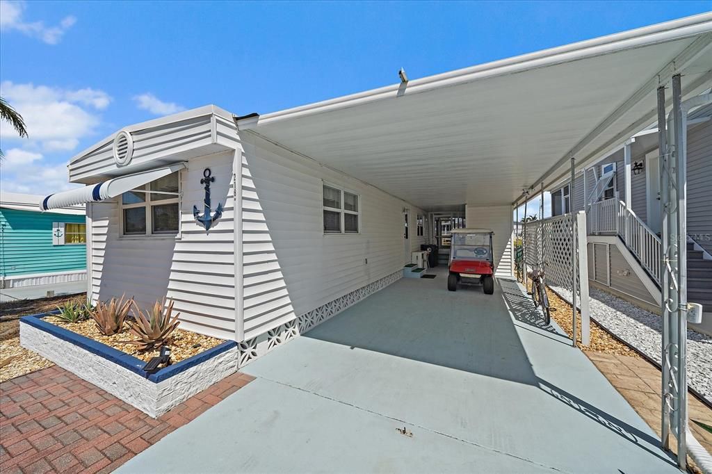 For Sale: $240,000 (2 beds, 2 baths, 648 Square Feet)