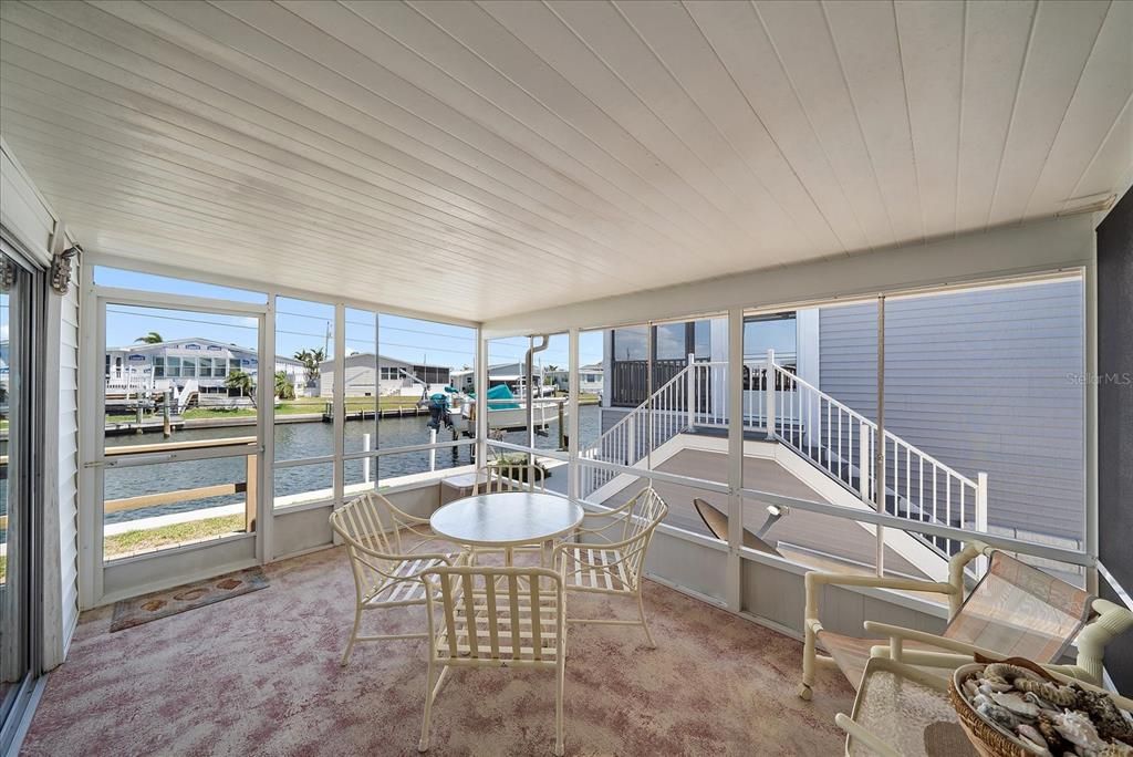 For Sale: $240,000 (2 beds, 2 baths, 648 Square Feet)