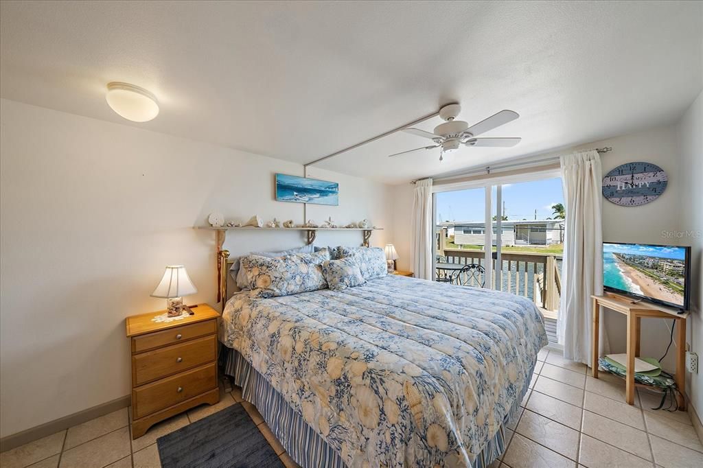 For Sale: $240,000 (2 beds, 2 baths, 648 Square Feet)