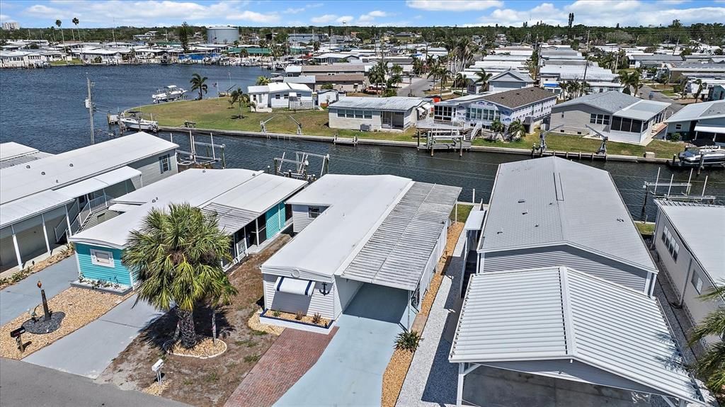 For Sale: $240,000 (2 beds, 2 baths, 648 Square Feet)