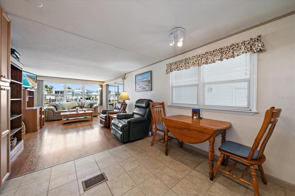 For Sale: $240,000 (2 beds, 2 baths, 648 Square Feet)