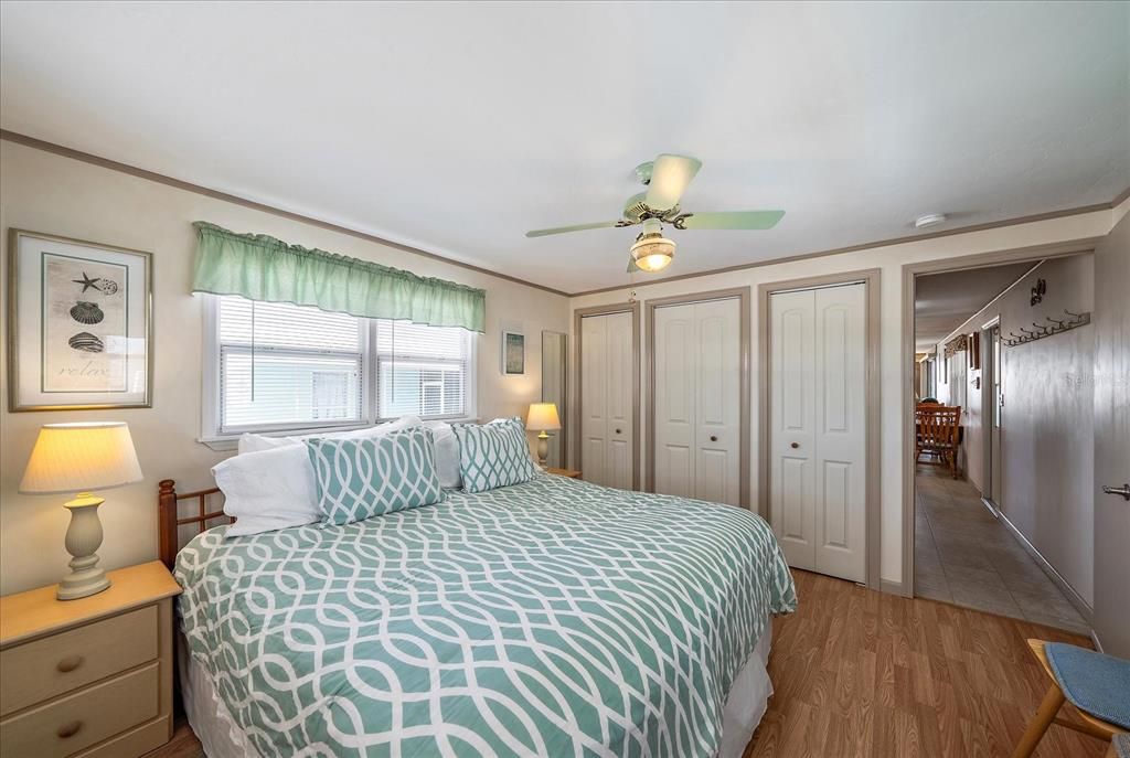 For Sale: $240,000 (2 beds, 2 baths, 648 Square Feet)