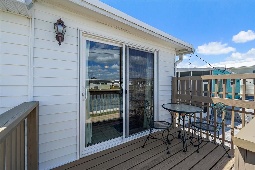 For Sale: $240,000 (2 beds, 2 baths, 648 Square Feet)