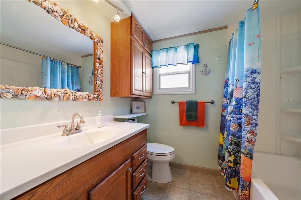 For Sale: $240,000 (2 beds, 2 baths, 648 Square Feet)