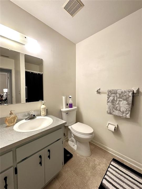 На продажу: $127,000 (2 спален, 2 ванн, 864 Квадратных фут)