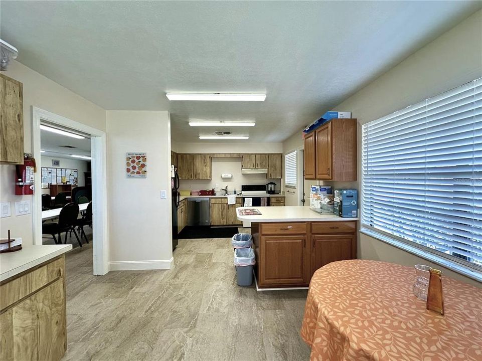 На продажу: $127,000 (2 спален, 2 ванн, 864 Квадратных фут)