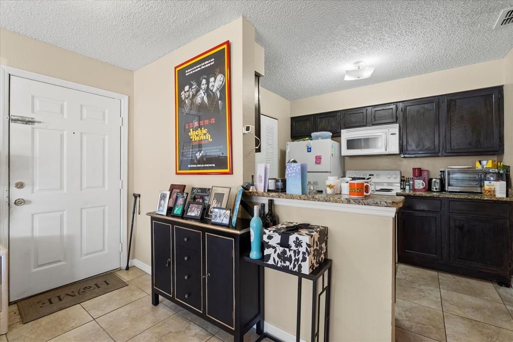 For Sale: $108,999 (1 beds, 1 baths, 627 Square Feet)