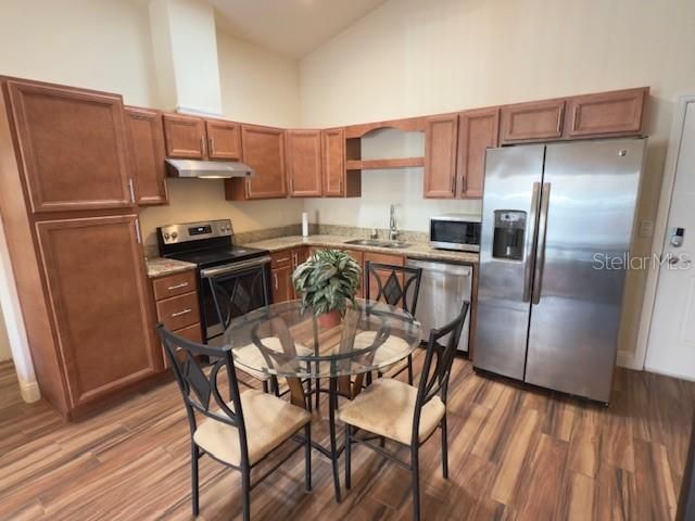 待售: $272,000 (2 贝兹, 2 浴室, 1134 平方英尺)