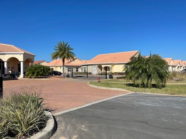 待售: $272,000 (2 贝兹, 2 浴室, 1134 平方英尺)