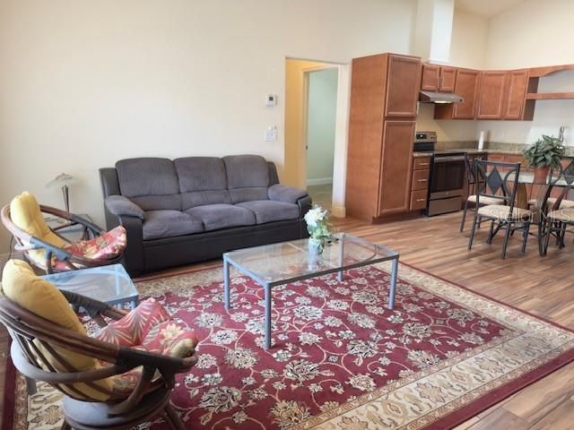 待售: $272,000 (2 贝兹, 2 浴室, 1134 平方英尺)