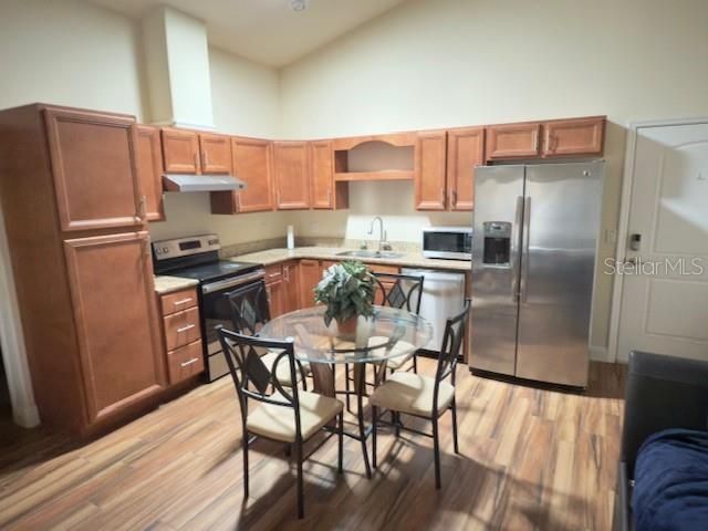 待售: $272,000 (2 贝兹, 2 浴室, 1134 平方英尺)