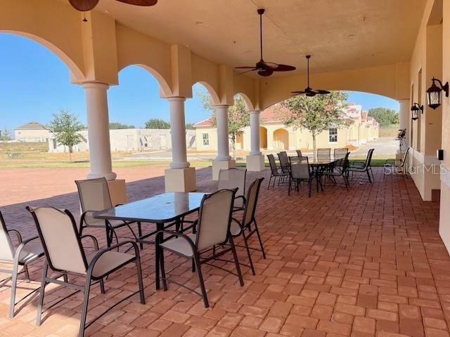 待售: $272,000 (2 贝兹, 2 浴室, 1134 平方英尺)