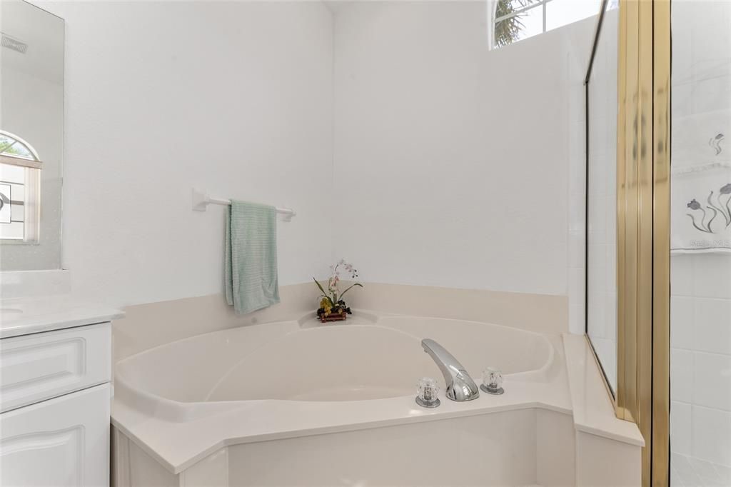 待售: $679,000 (3 贝兹, 3 浴室, 2637 平方英尺)