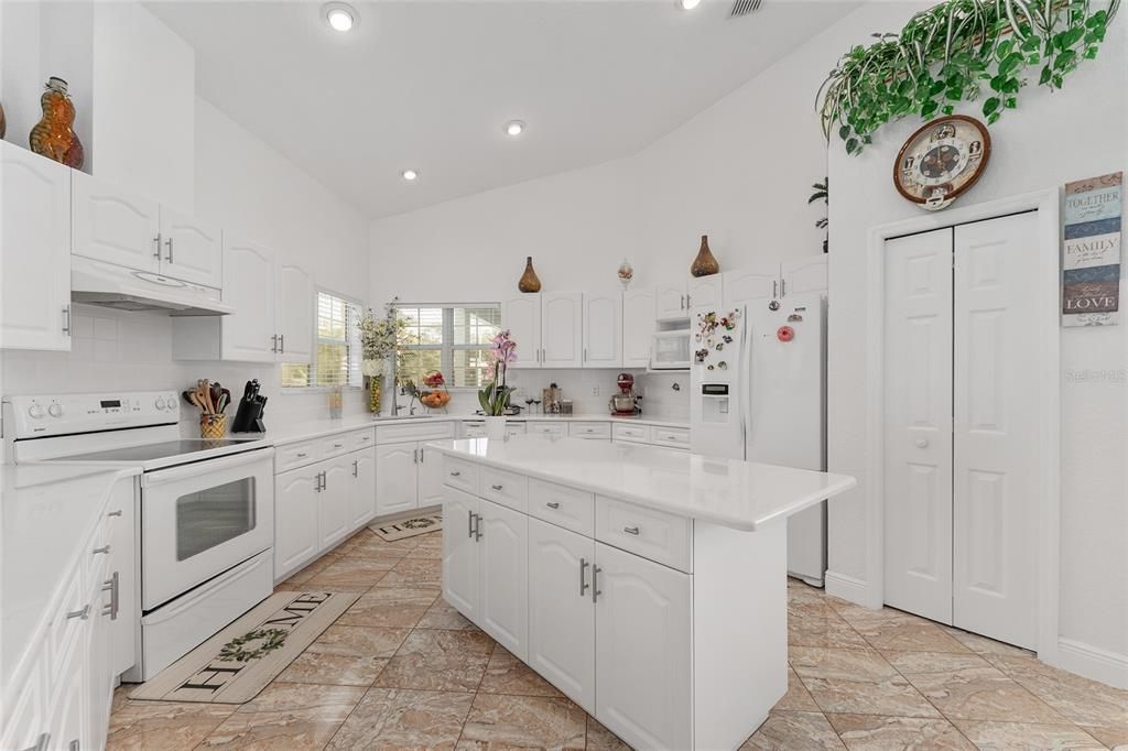 待售: $679,000 (3 贝兹, 3 浴室, 2637 平方英尺)