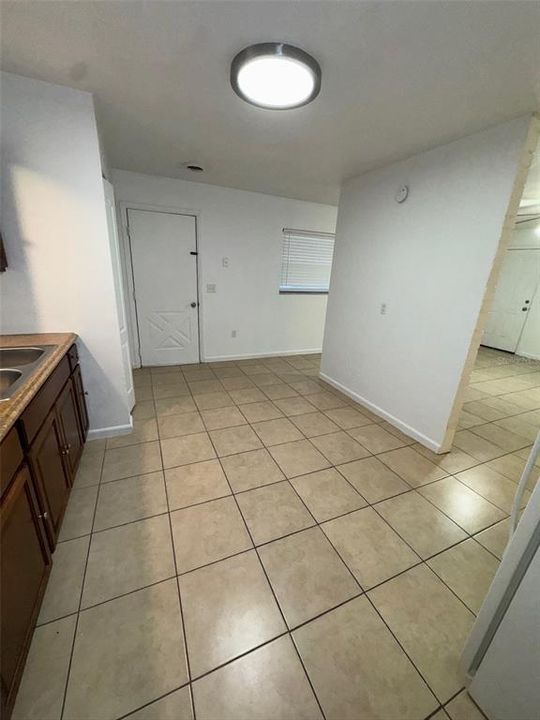 В аренду: $1,229 (2 спален, 1 ванн, 1028 Квадратных фут)