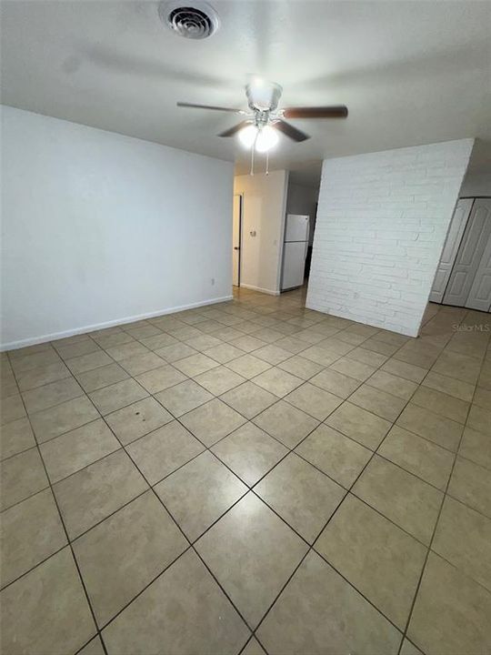 В аренду: $1,229 (2 спален, 1 ванн, 1028 Квадратных фут)