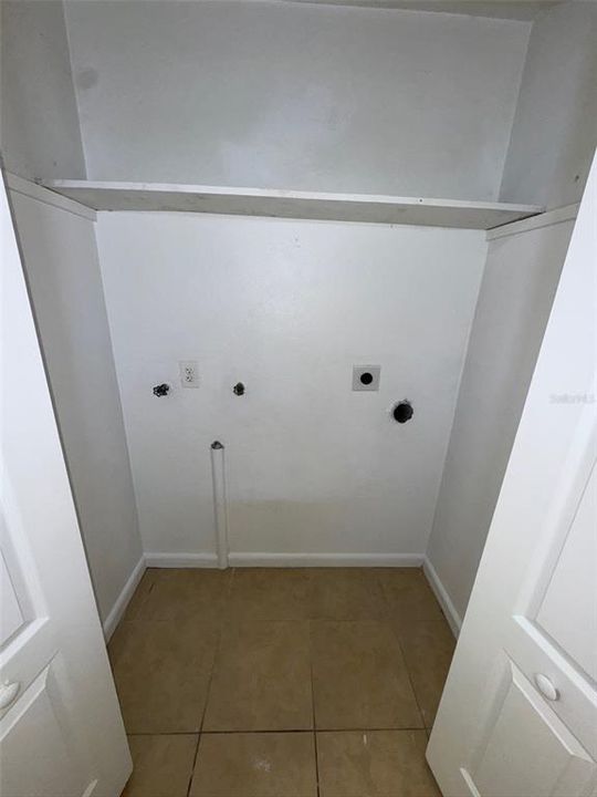 В аренду: $1,229 (2 спален, 1 ванн, 1028 Квадратных фут)