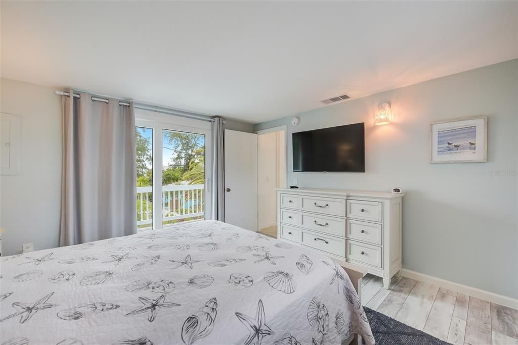 Activo con contrato: $835,000 (2 camas, 1 baños, 976 Pies cuadrados)