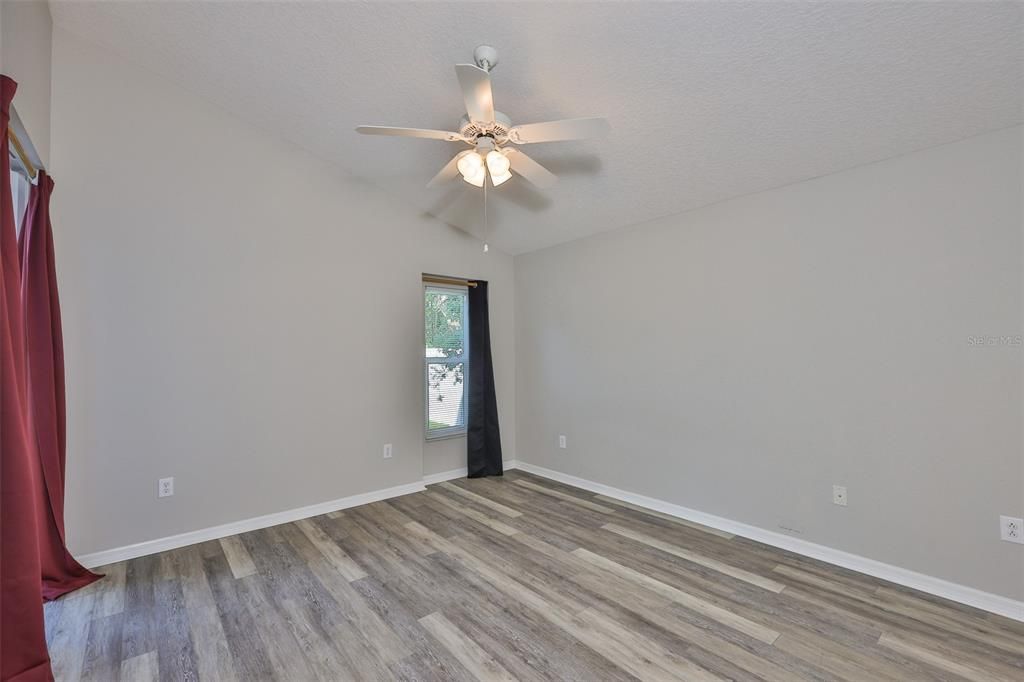 For Sale: $350,000 (4 beds, 3 baths, 1808 Square Feet)