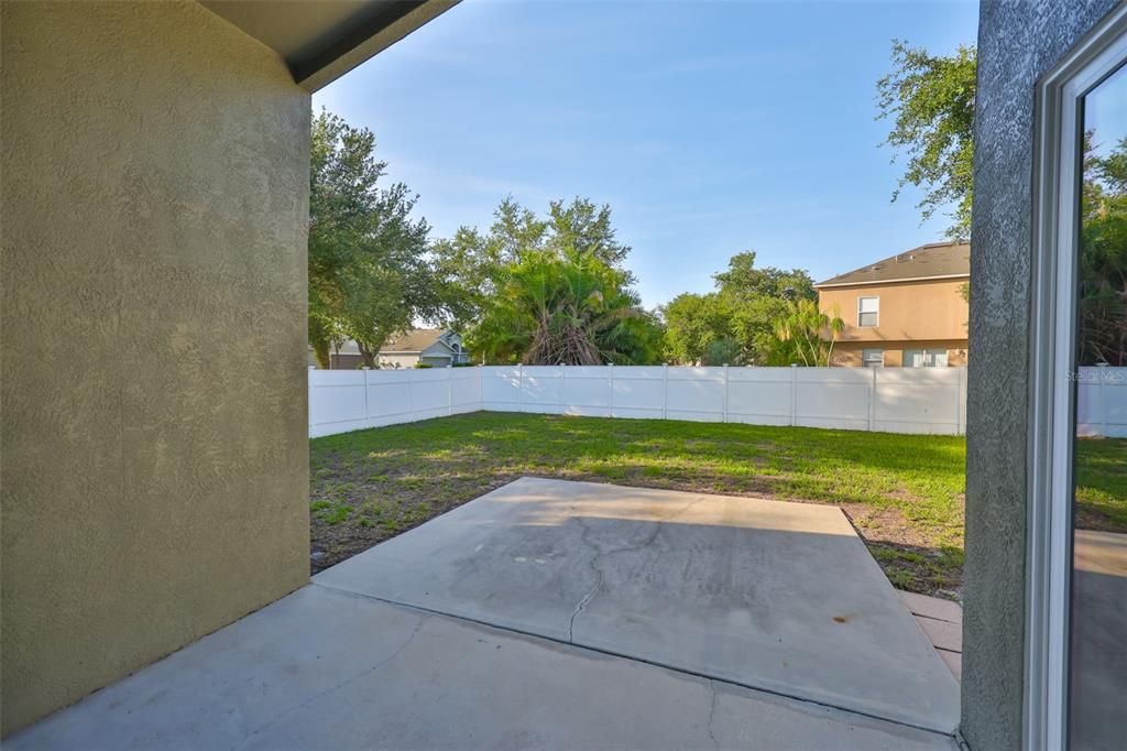 For Sale: $350,000 (4 beds, 3 baths, 1808 Square Feet)