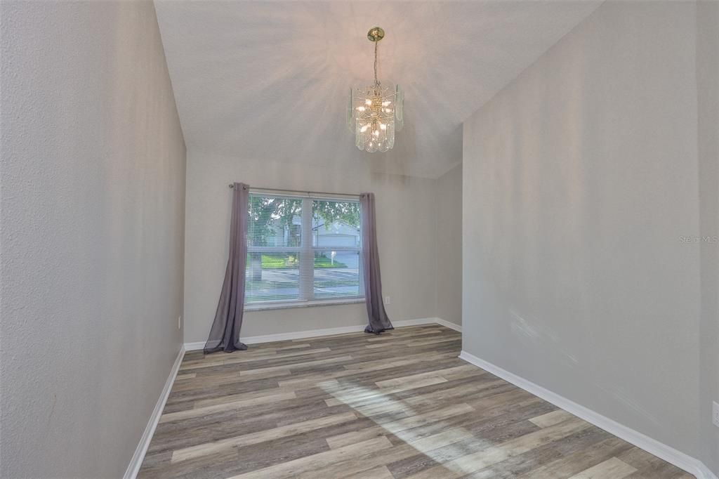 For Sale: $350,000 (4 beds, 3 baths, 1808 Square Feet)