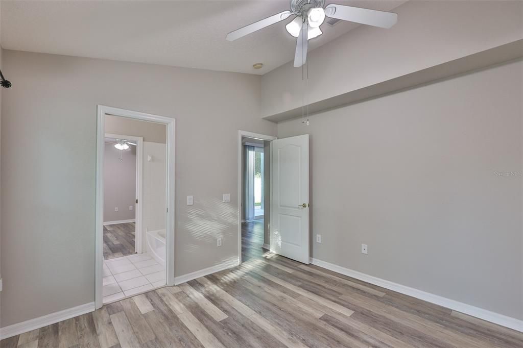 For Sale: $350,000 (4 beds, 3 baths, 1808 Square Feet)