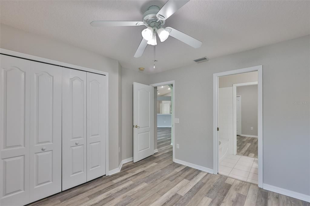 For Sale: $350,000 (4 beds, 3 baths, 1808 Square Feet)