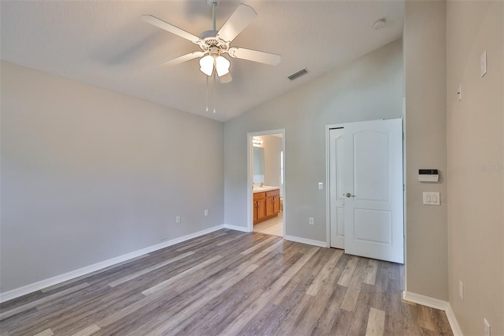 For Sale: $350,000 (4 beds, 3 baths, 1808 Square Feet)