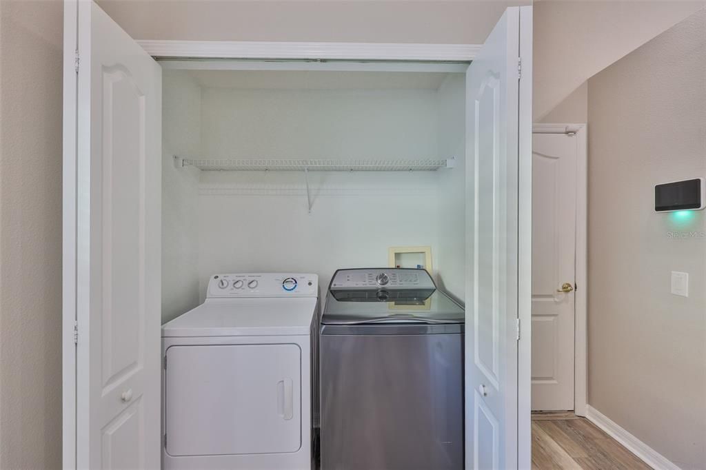 For Sale: $350,000 (4 beds, 3 baths, 1808 Square Feet)