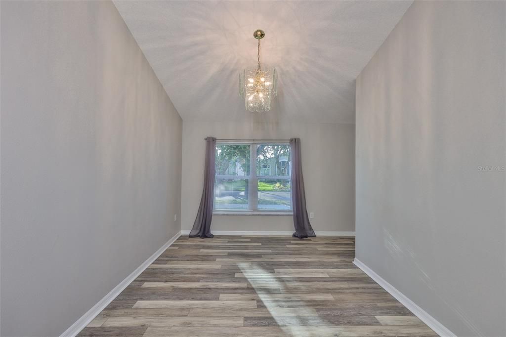 For Sale: $350,000 (4 beds, 3 baths, 1808 Square Feet)