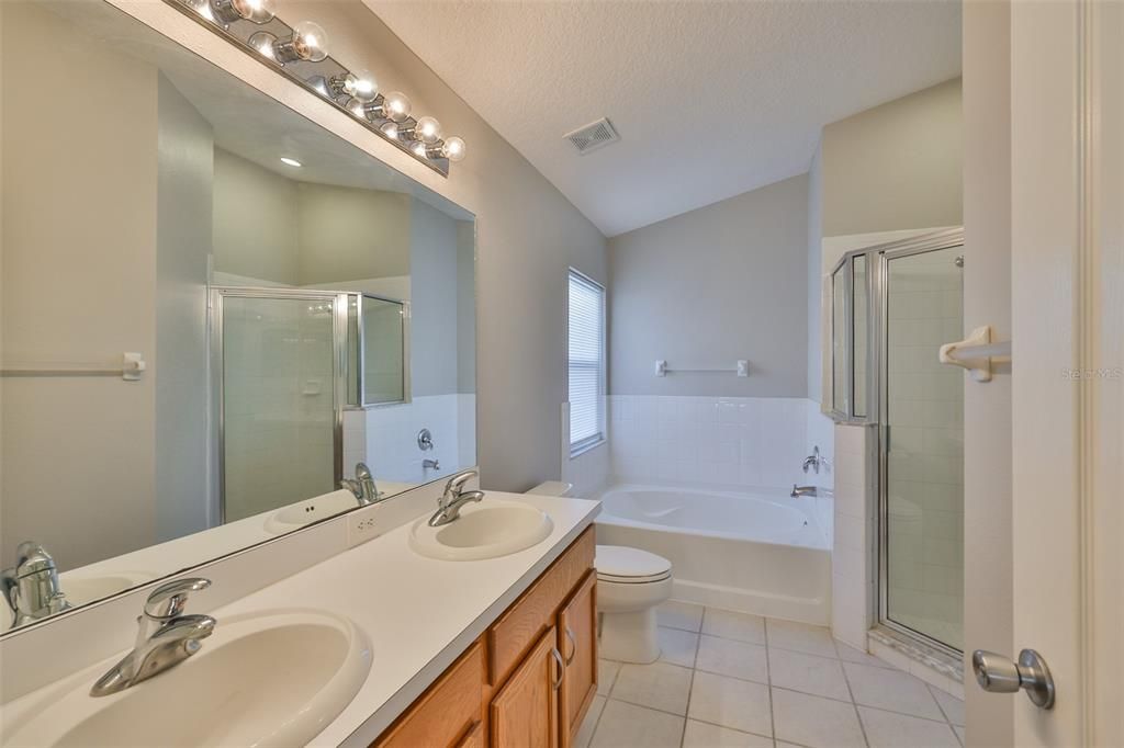 For Sale: $350,000 (4 beds, 3 baths, 1808 Square Feet)