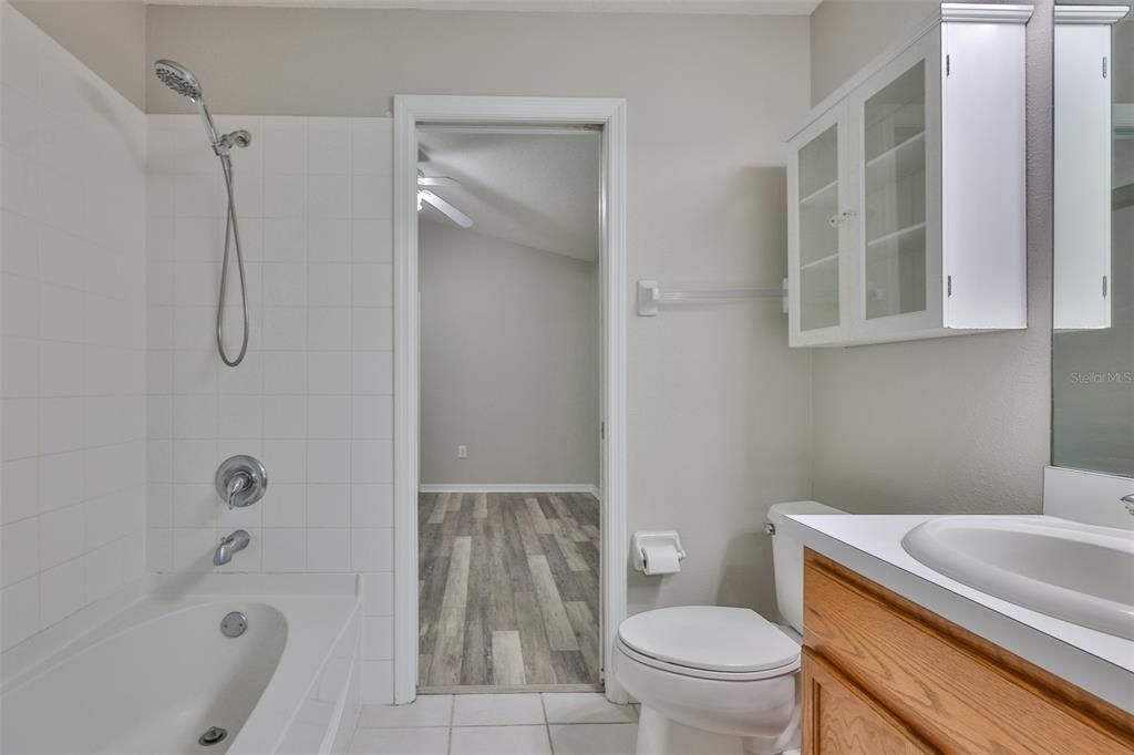 For Sale: $350,000 (4 beds, 3 baths, 1808 Square Feet)