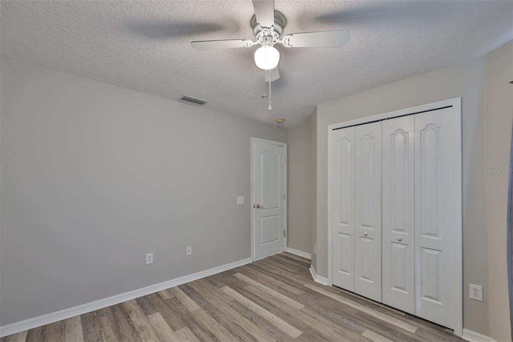 For Sale: $350,000 (4 beds, 3 baths, 1808 Square Feet)