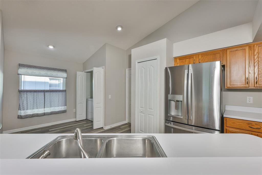 For Sale: $350,000 (4 beds, 3 baths, 1808 Square Feet)